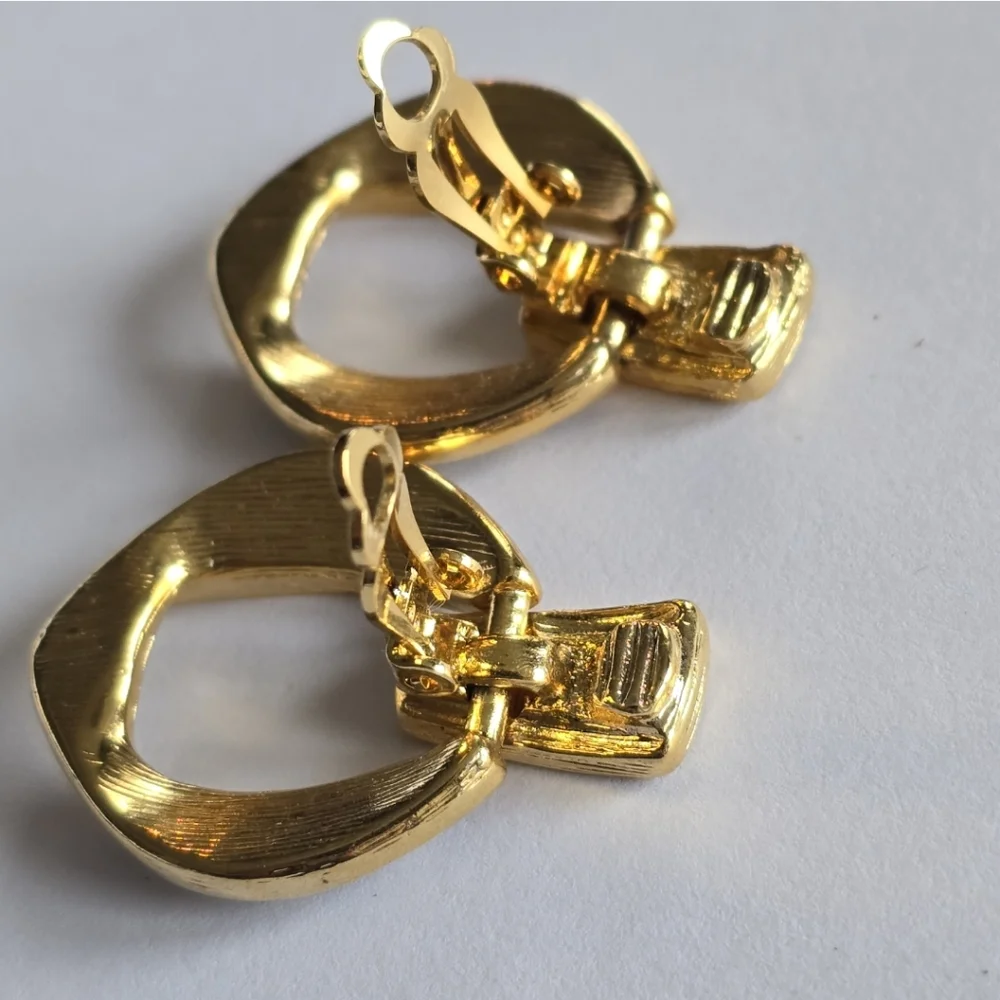 Vintage earrings black enamel hanging loop circle clip on gold tone hoop